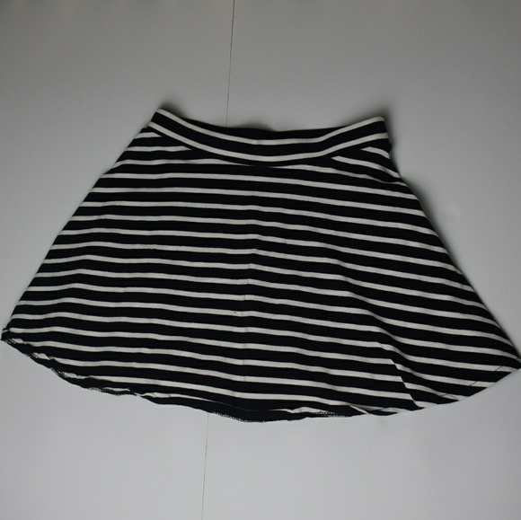 Aeropostale Dresses & Skirts - ❤Junior Girls' Black/White Skirt - 3 for $15